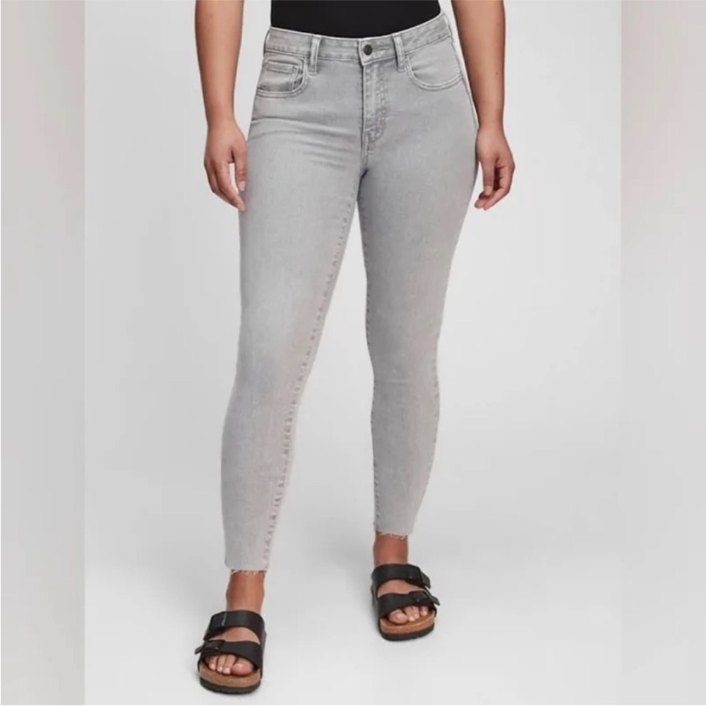 GAP | Women's Light Gray Denim Mid Rise Universal Jegging Skinny Jeans Size 4